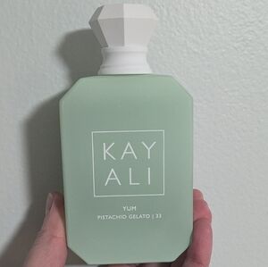 Kayali Yum Pistachio Gelato 33